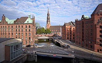 Pickhubenbrücke, Kleines Fleet und St. Katharinen (2025)-L1000197